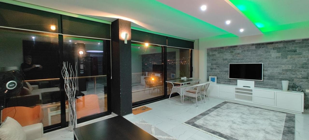 Appartamento Amazing Seaview Flat Kusadası Esterno foto